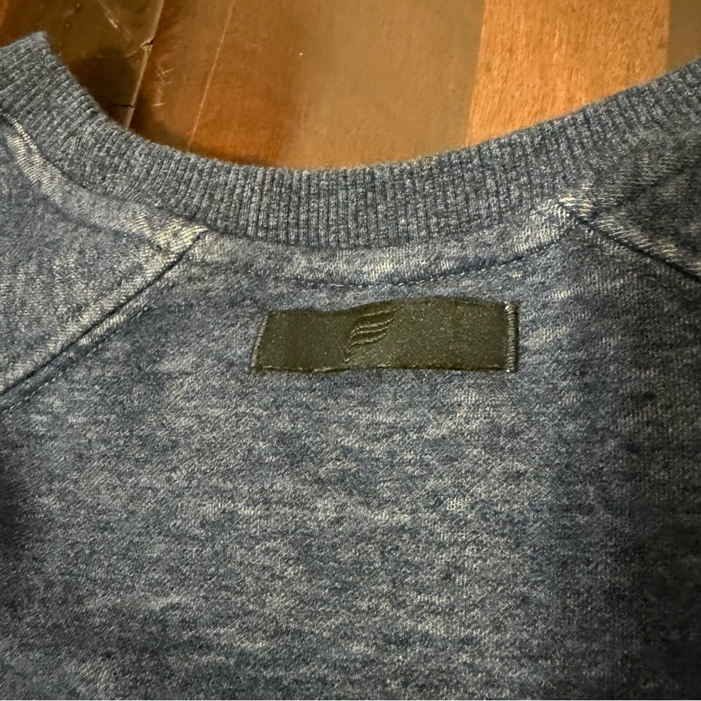 Fabletics The Postgame Crew Men’s Size Large Heather Blue Sweatshirt - Picture 4 of 5